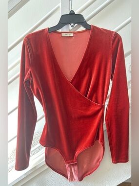Madewell Velvet Faux Wrap Bodysuit in Burnished Rust Size M